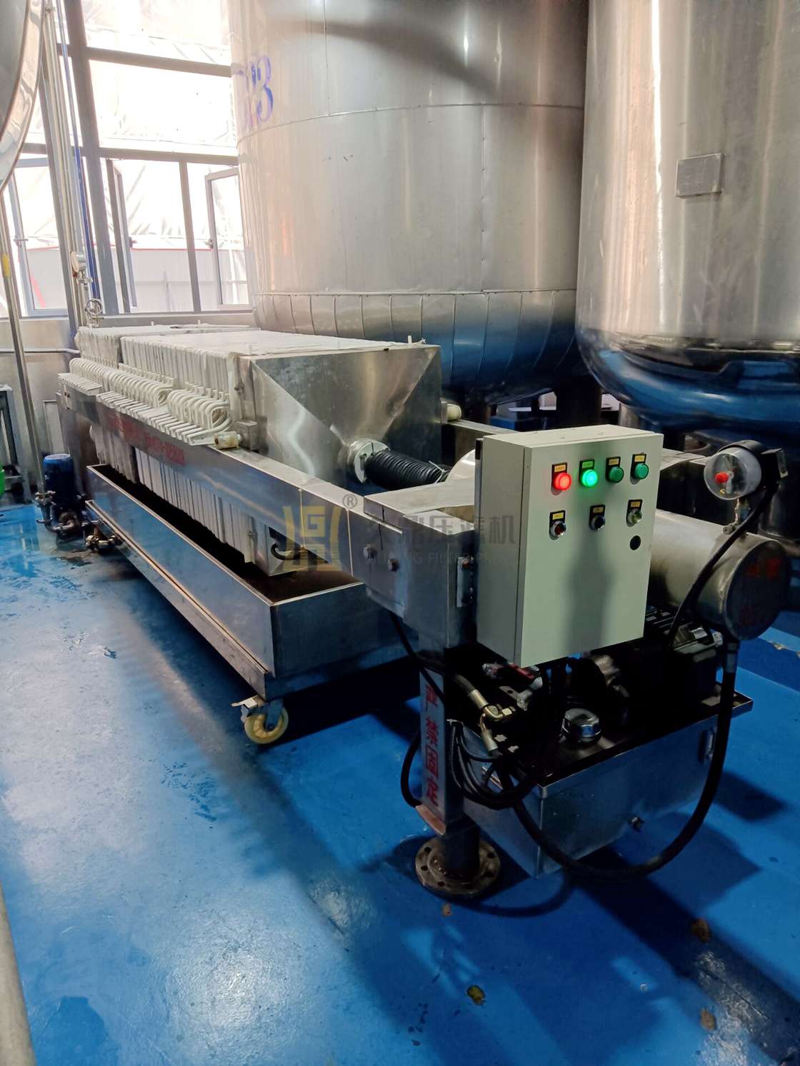 食品食用油過濾現場，使用30平食品級壓濾機一臺 (2).jpg